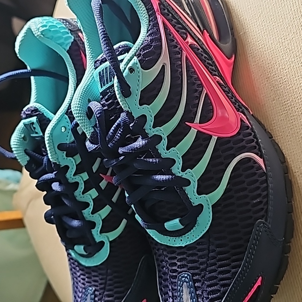 Nike women's sneakers size 6.5